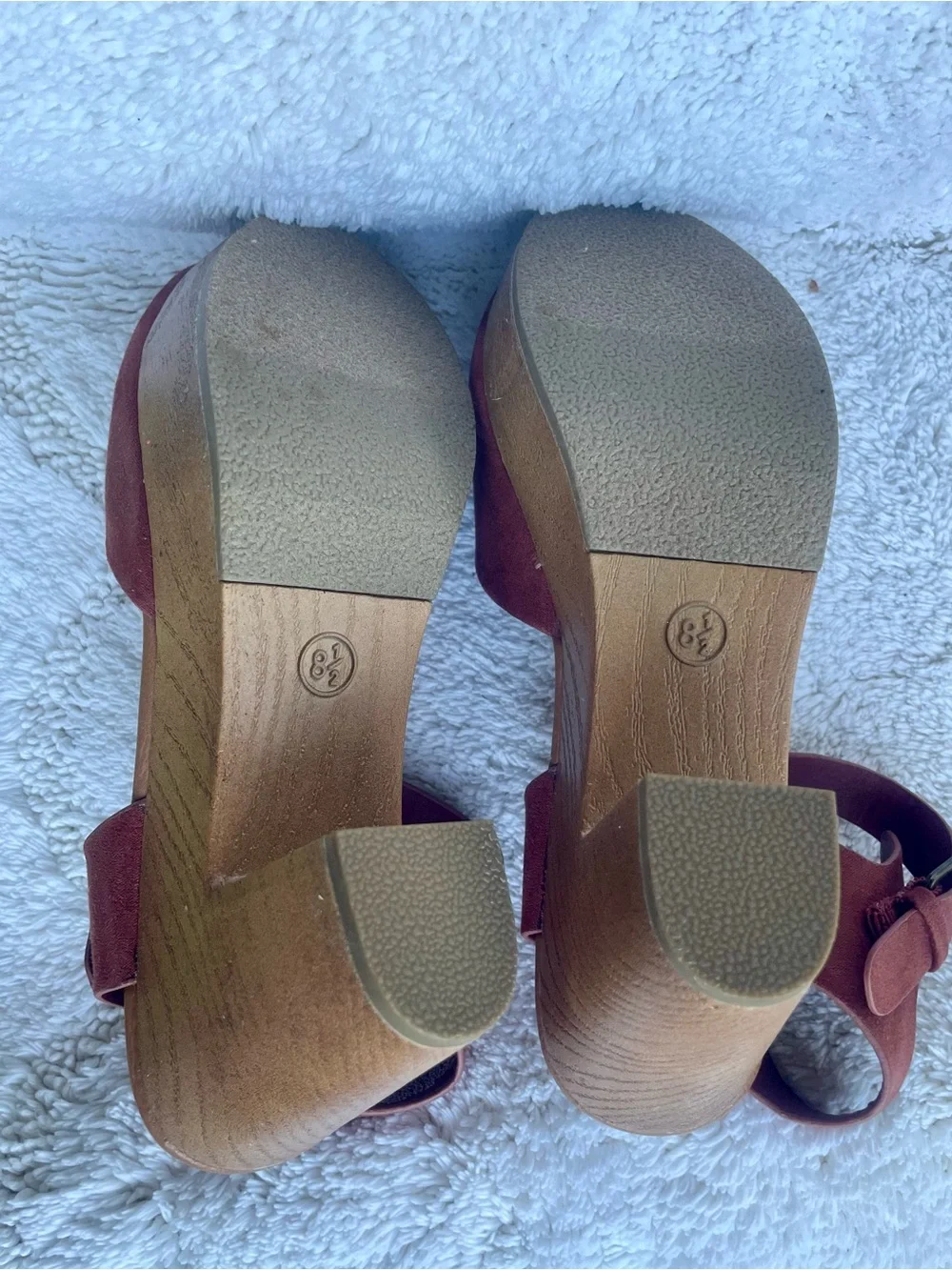 Universal Thread Marcia Memory Foam Clog Heels Red 8.5